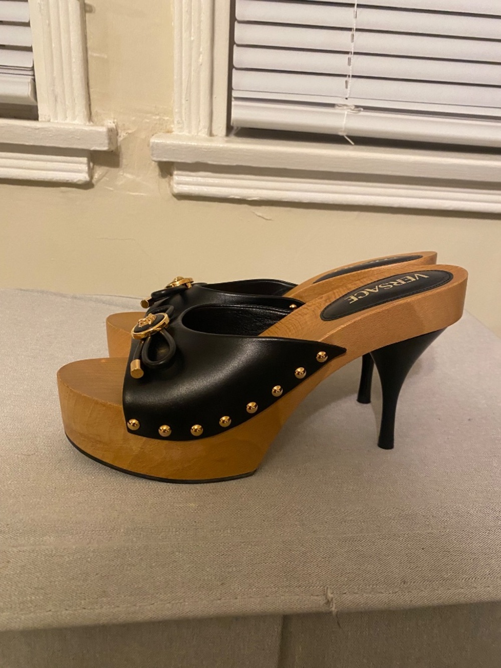 Versace Opera Bow Clogs - Picture 4 of 9